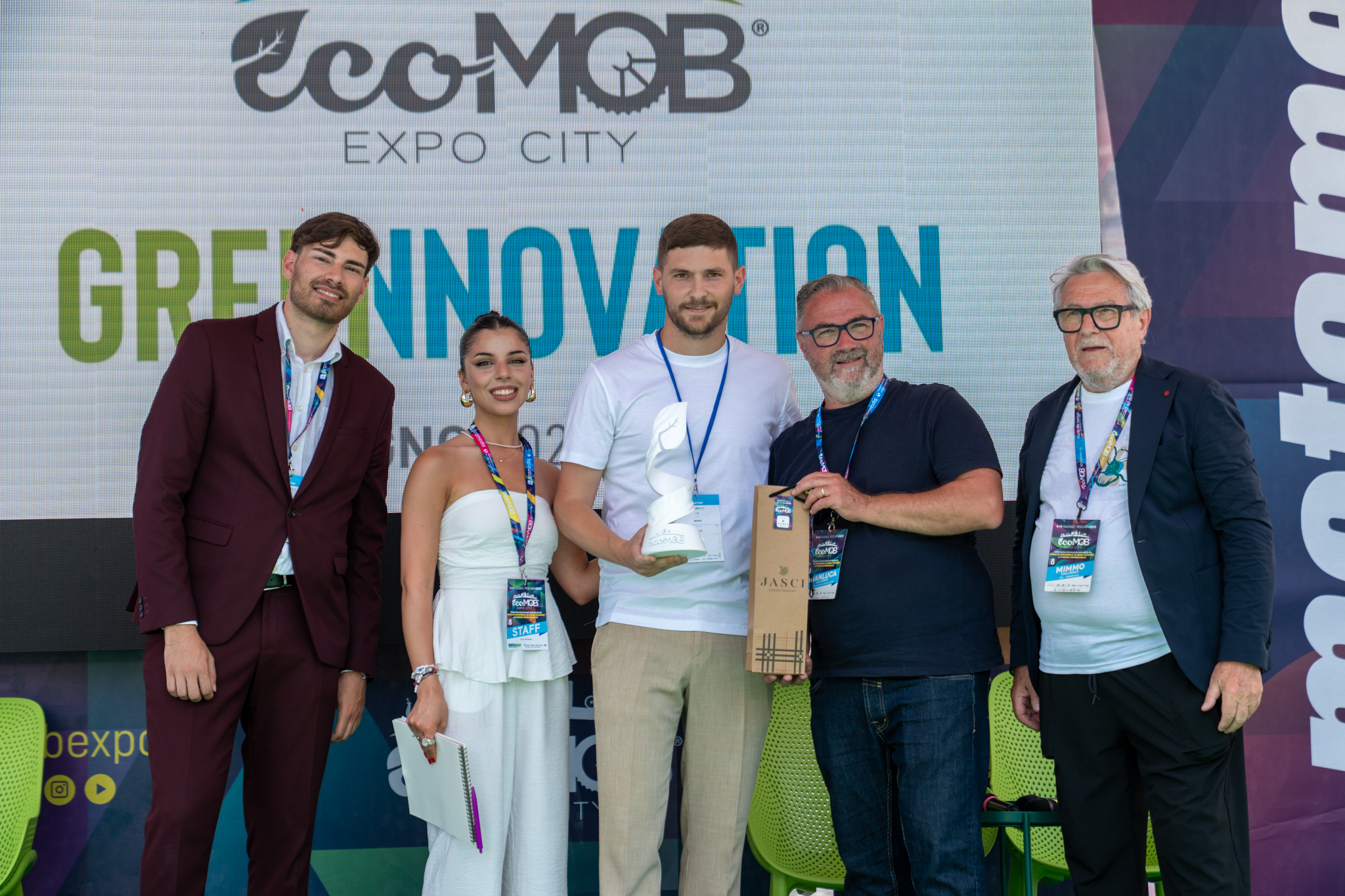 Premiazione Green Innovation 2025 sul palco EcoMOB Expo City